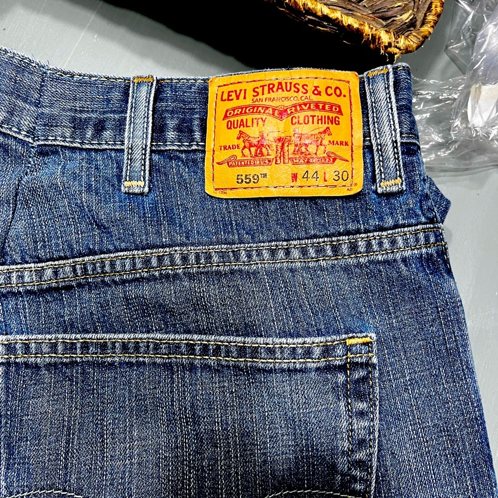 Mens Levi Straus 559 Relaxed  Straight Fit jeans W44 L30